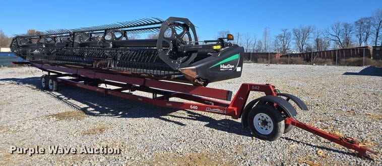 2017 MacDon FD75S Equipment Image0