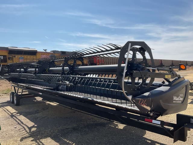 Image of MacDon FD75S equipment image 3