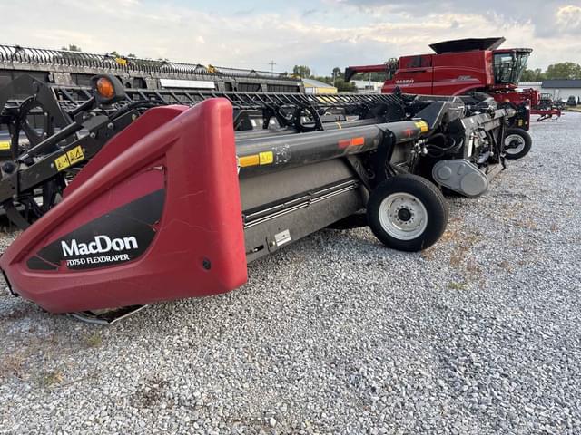 Image of MacDon FD75D equipment image 4