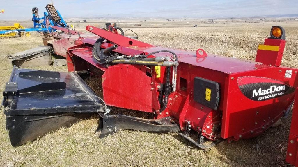 Main image MacDon R85