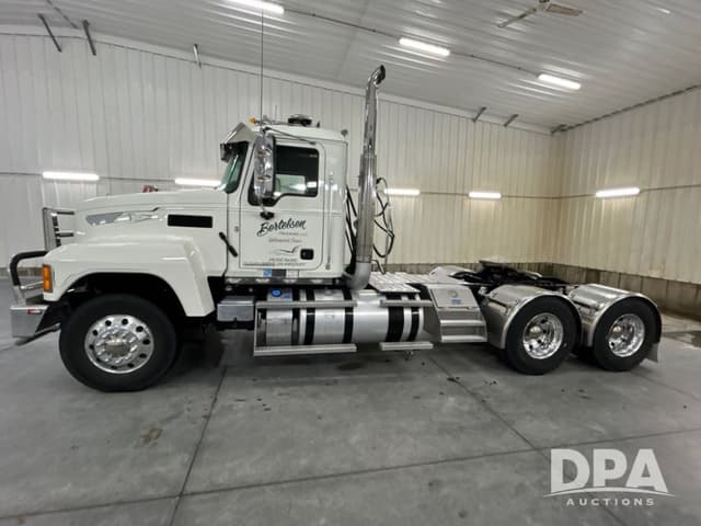 Image of Mack CHU613 equipment image 3