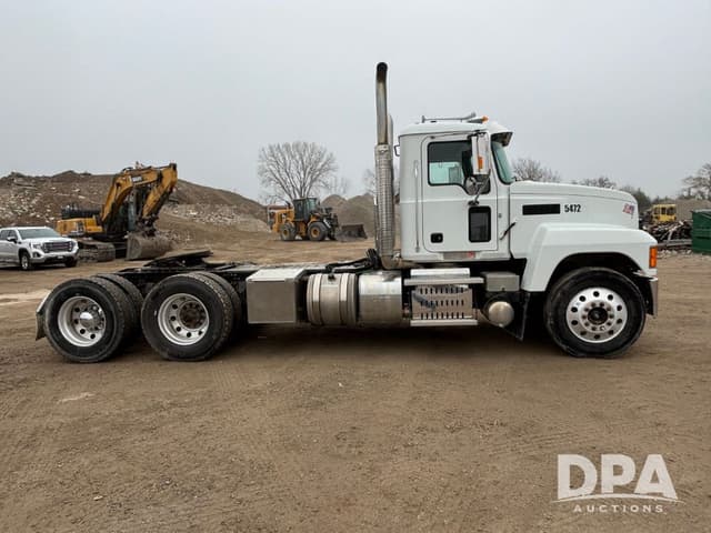 Image of Mack CHU613 equipment image 2