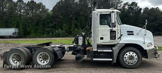 Image of Mack CXU equipment image 3