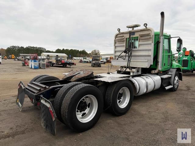 Image of Mack CXU613 equipment image 4