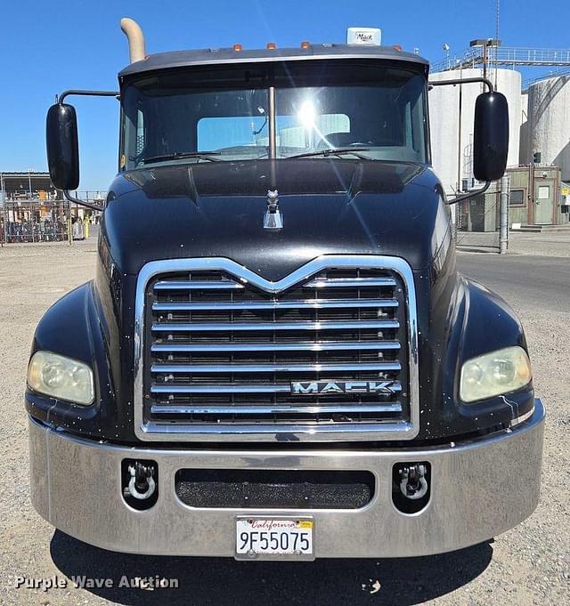 Image of Mack CXU613 equipment image 1