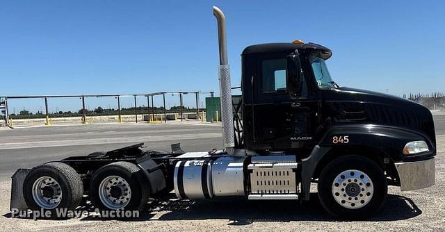 Image of Mack CXU613 equipment image 3