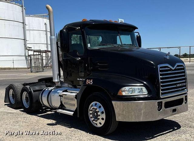 Image of Mack CXU613 equipment image 2