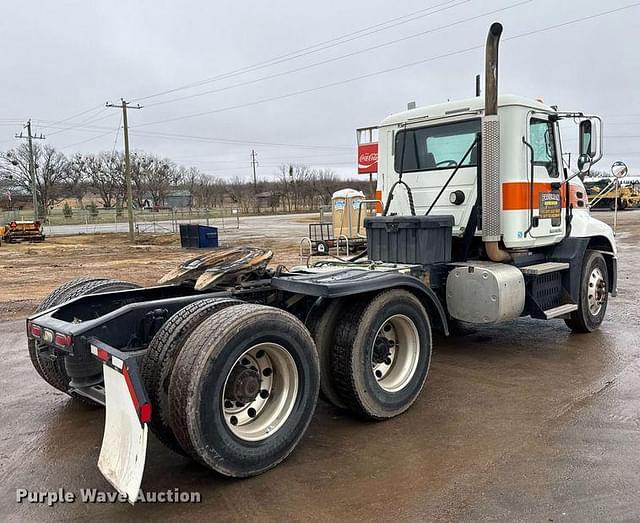 Image of Mack CXU613 equipment image 4