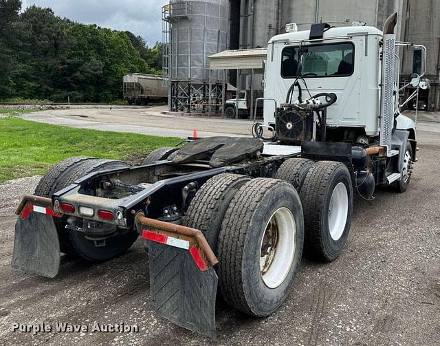 Image of Mack CXU613 equipment image 4