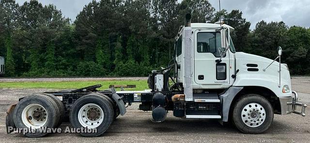 Image of Mack CXU613 equipment image 3
