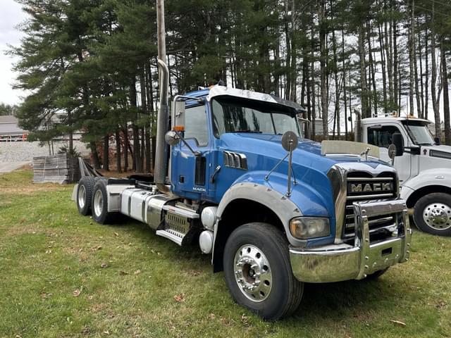 Image of Mack Granite GU713 equipment image 3