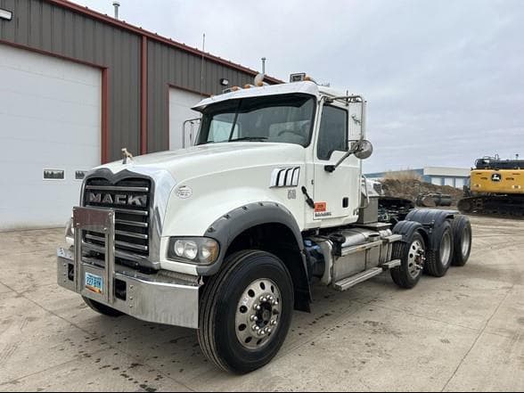 Image of Mack Granite GU713 Primary image