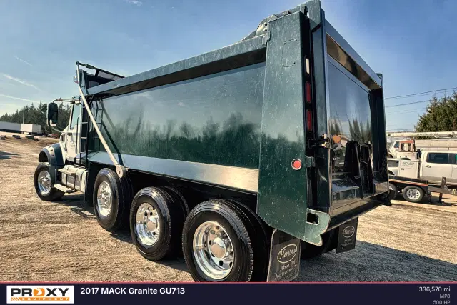 Image of Mack Granite GU713 equipment image 1