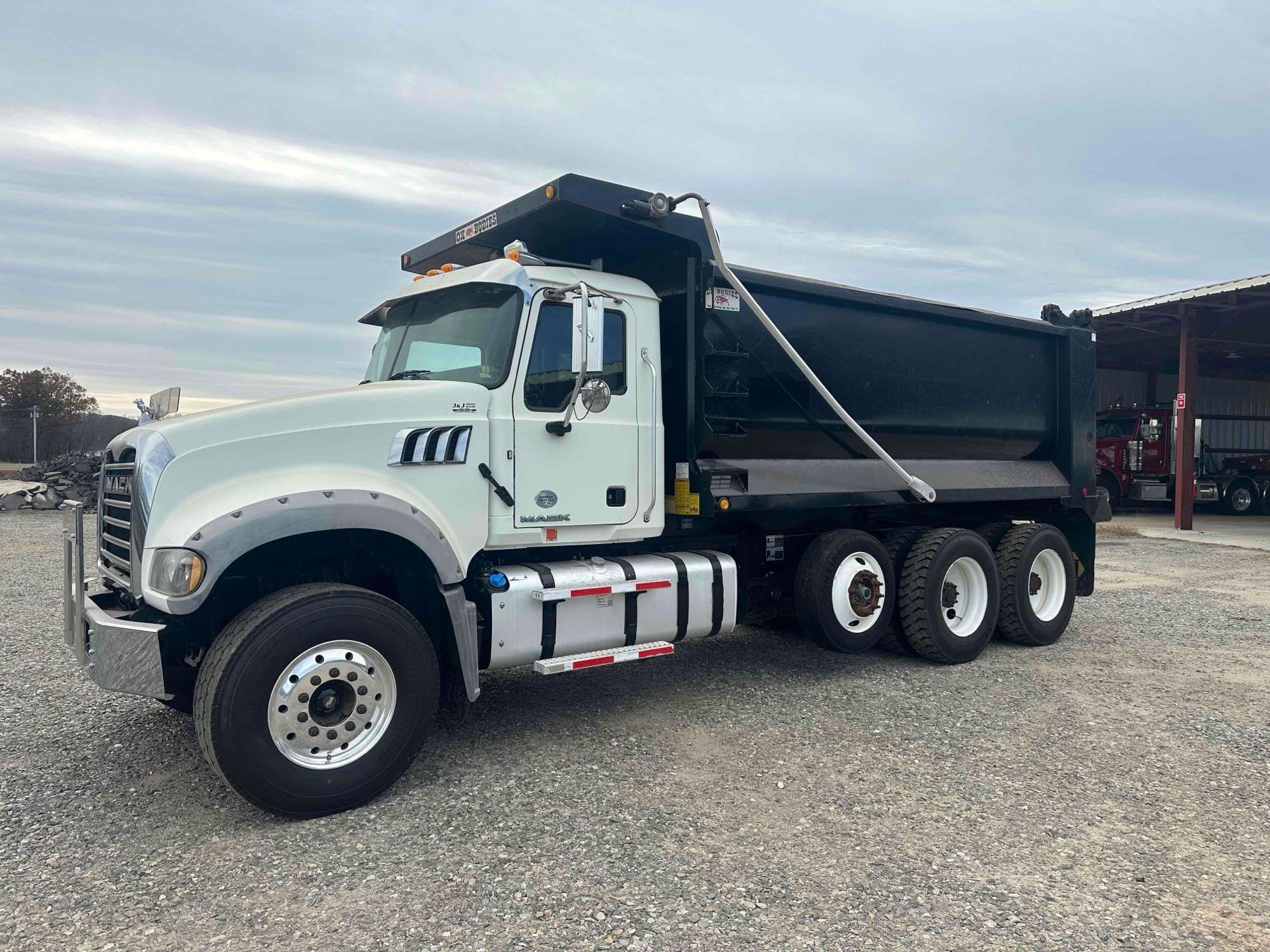 2017 Mack Granite GU713 Equipment Image0