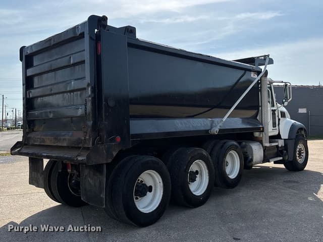 Image of Mack Granite GU713 equipment image 4
