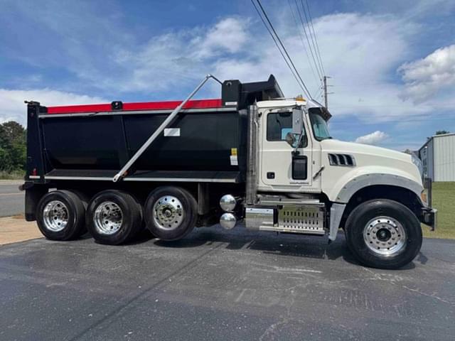 Image of Mack Granite GU713 equipment image 2