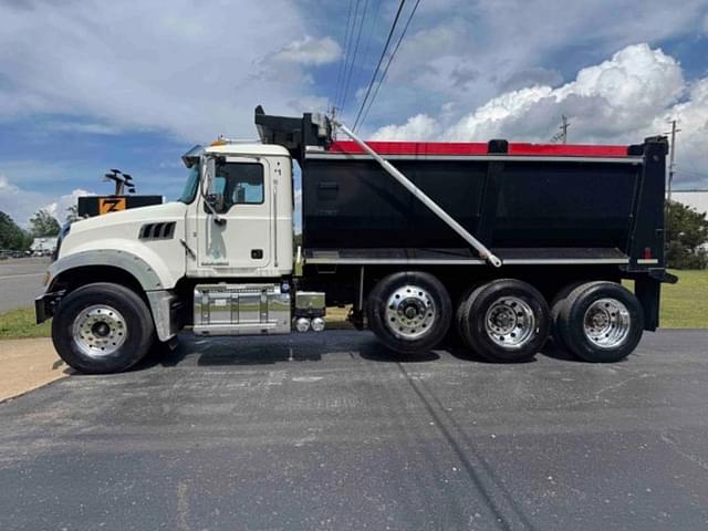 Image of Mack Granite GU713 equipment image 1