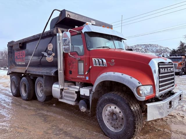 Image of Mack Granite GU713 equipment image 4