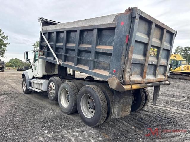 Image of Mack Granite GU713 equipment image 3