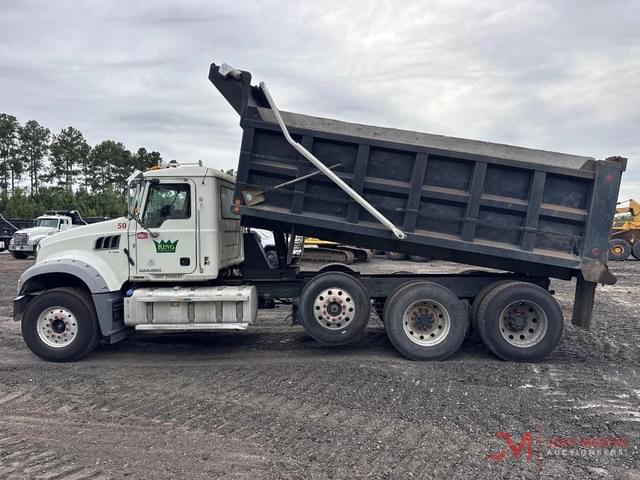 Image of Mack Granite GU713 equipment image 4