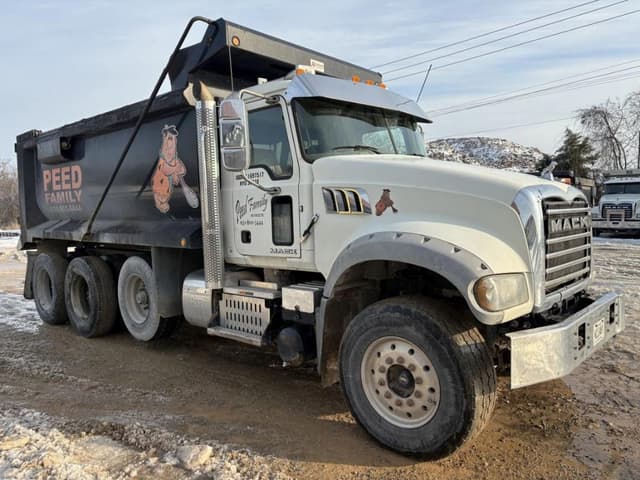 Image of Mack Granite GU713 equipment image 4