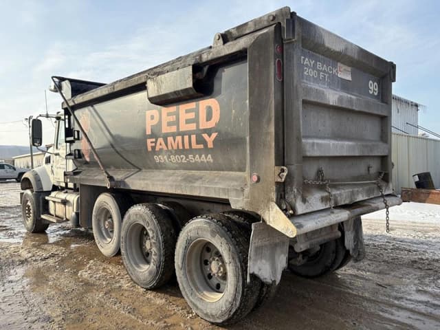 Image of Mack Granite GU713 equipment image 2