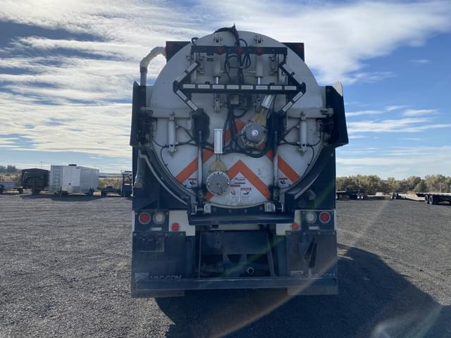 Image of Mack Granite GU713 equipment image 4