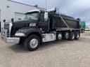 2017 Mack GU813 Image