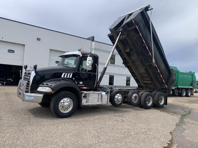 Image of Mack GU813 equipment image 2