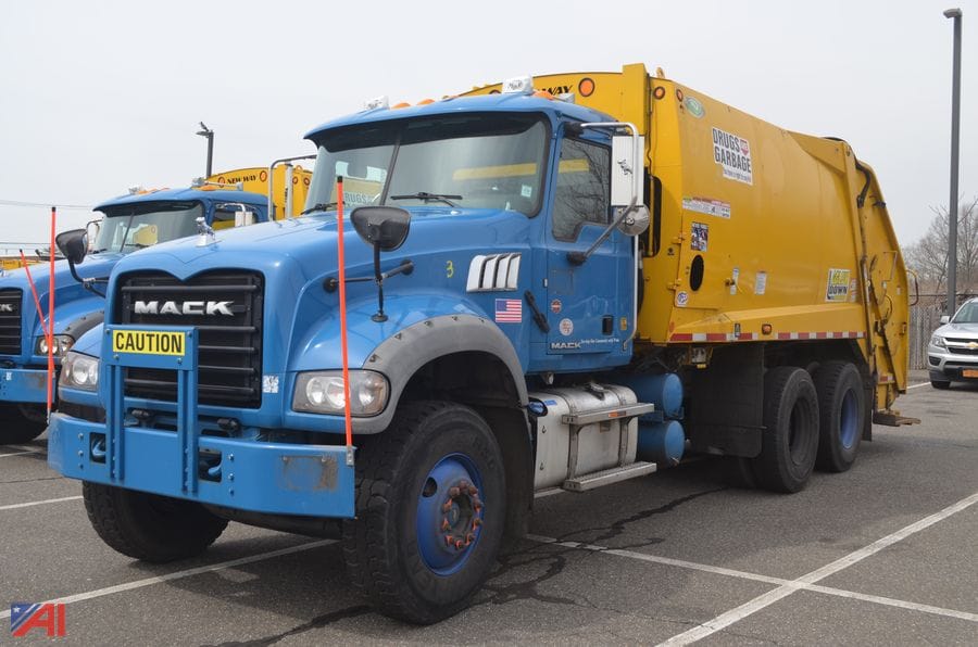 2017 Mack Granite Equipment Image0