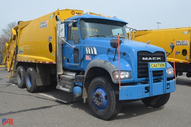 Image of Mack Granite equipment image 3