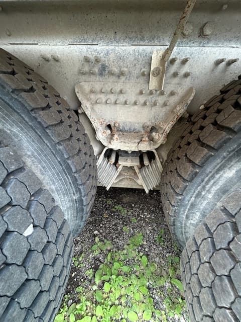 Image of Mack GU713 equipment image 3