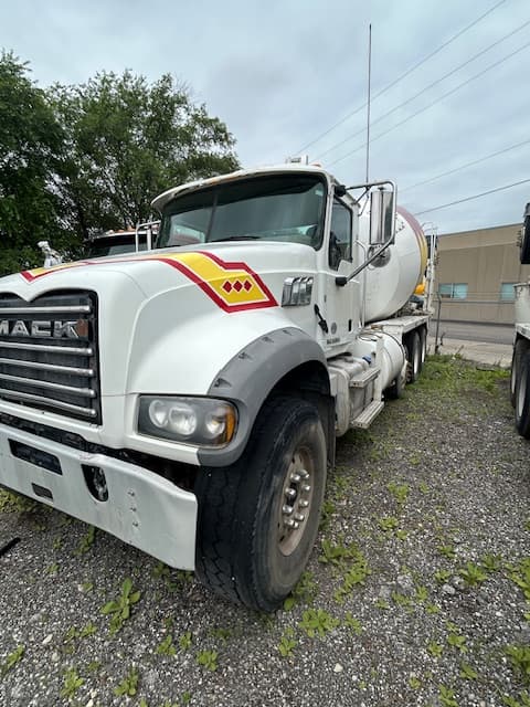 Image of Mack GU713 equipment image 1