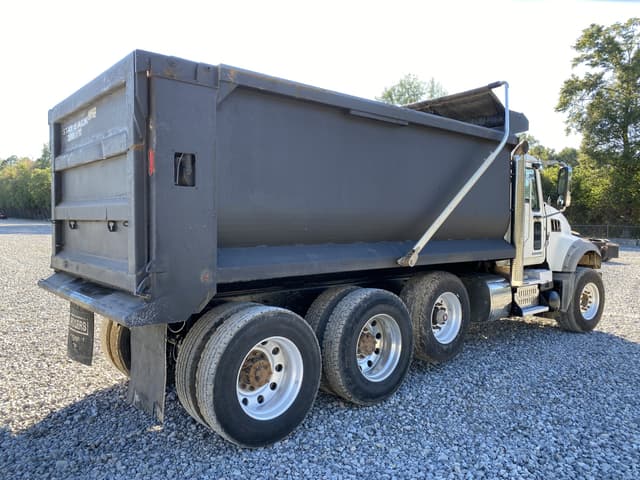 Image of Mack GU713 equipment image 2