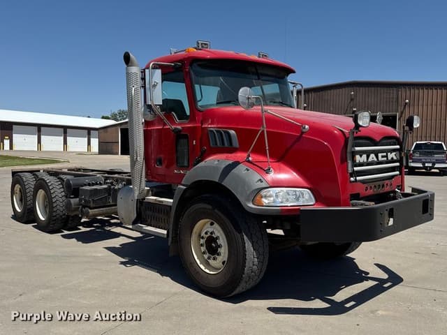 Image of Mack GU813 equipment image 2