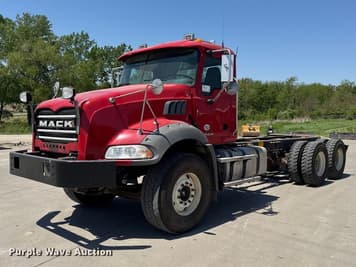 Main image Mack GU813