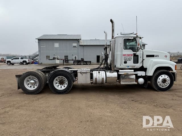 Image of Mack Pinnacle CHU613 equipment image 3