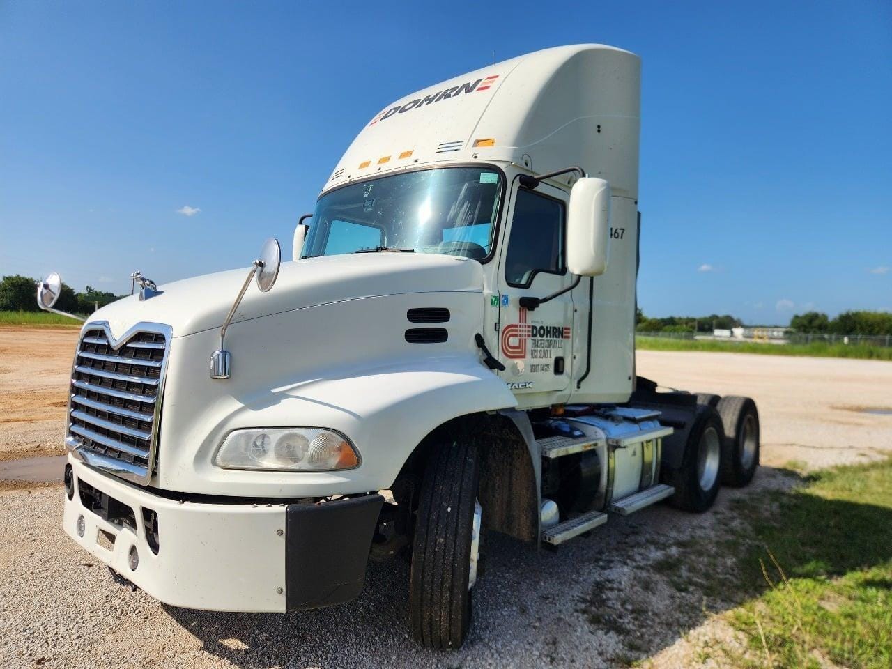 2017 Mack Pinnacle CXU613 Equipment Image0