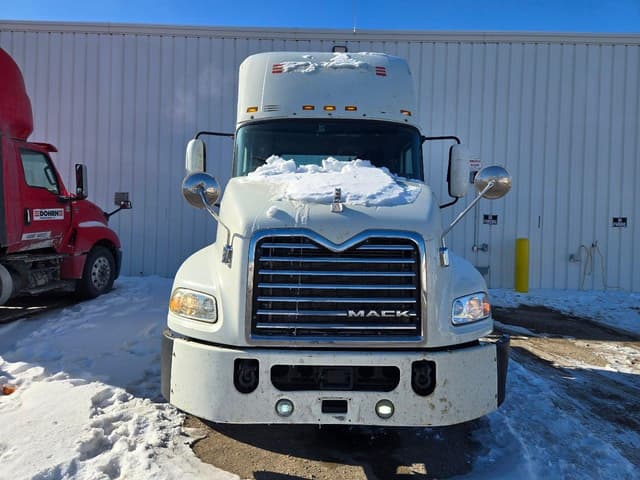 Image of Mack Pinnacle CXU613 equipment image 1