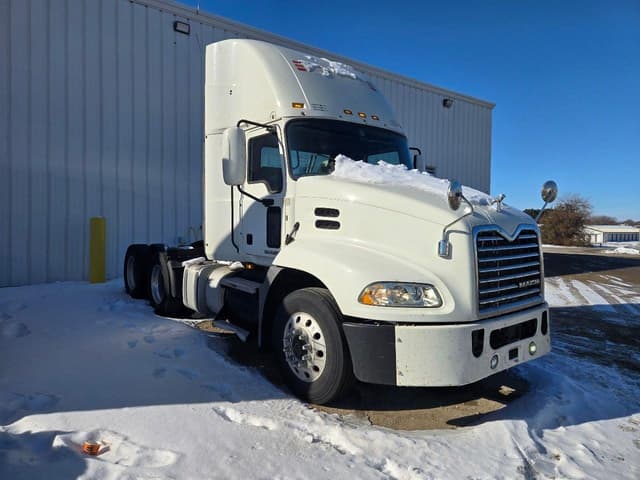 Image of Mack Pinnacle CXU613 equipment image 2