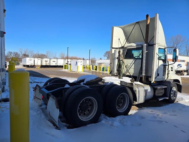 Image of Mack Pinnacle CXU613 equipment image 4