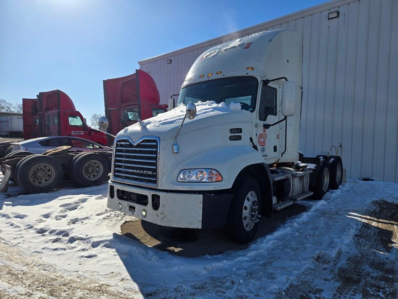2017 Mack Pinnacle CXU613 Equipment Image0
