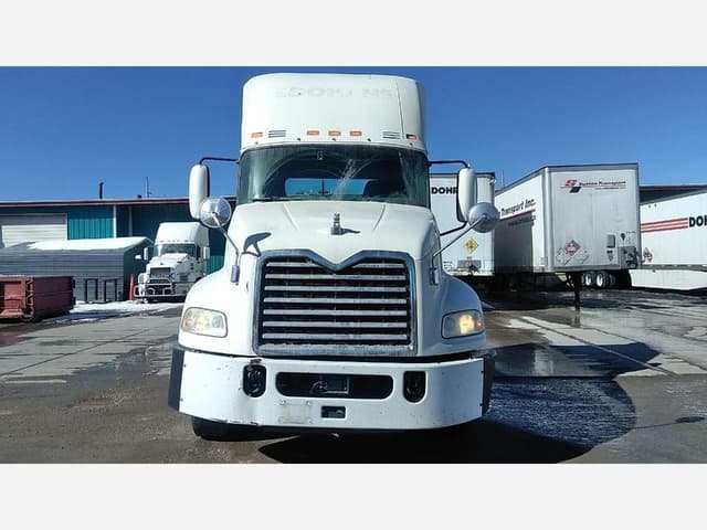 Image of Mack Pinnacle CXU613 equipment image 1