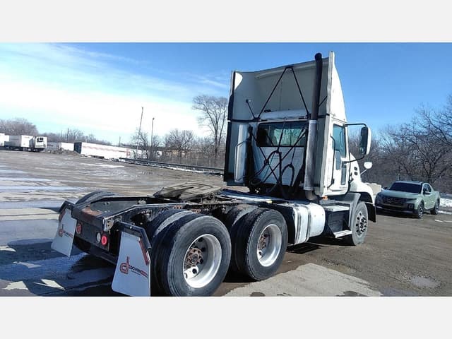 Image of Mack Pinnacle CXU613 equipment image 4
