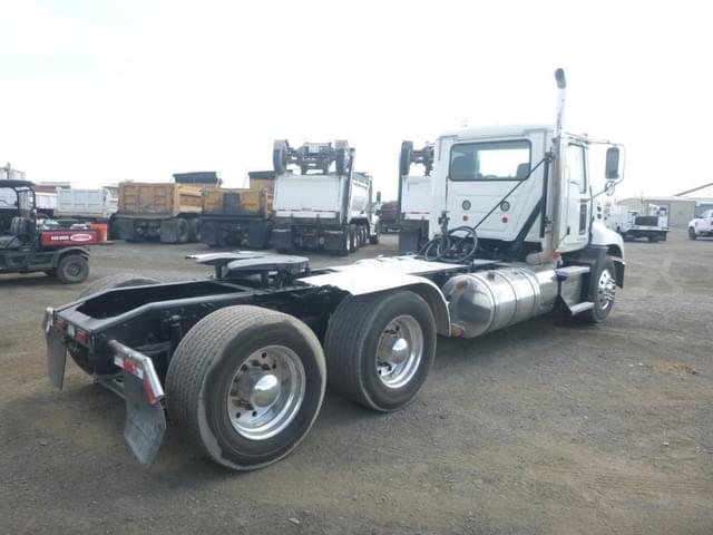 Image of Mack Pinnacle equipment image 2