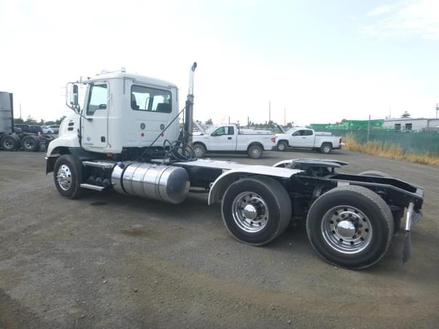 Image of Mack Pinnacle equipment image 3