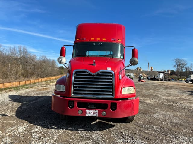 Image of Mack CXU613 equipment image 3