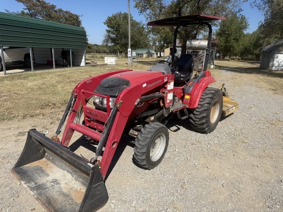 2017 Mahindra 1533 Equipment Image0