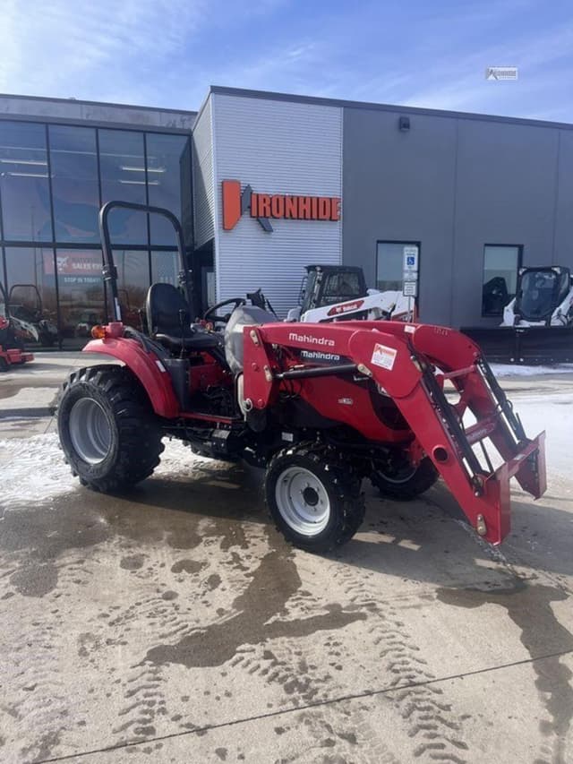 Image of Mahindra 1533 equipment image 1
