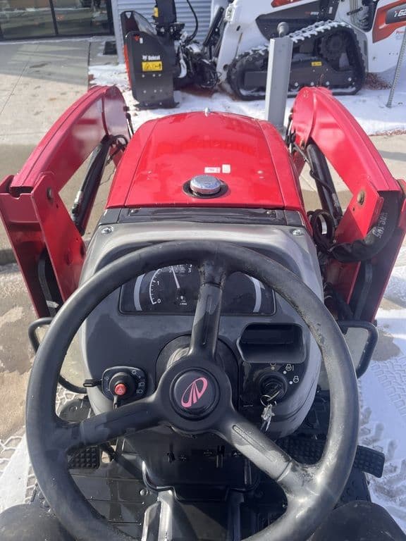 Image of Mahindra 1533 equipment image 4